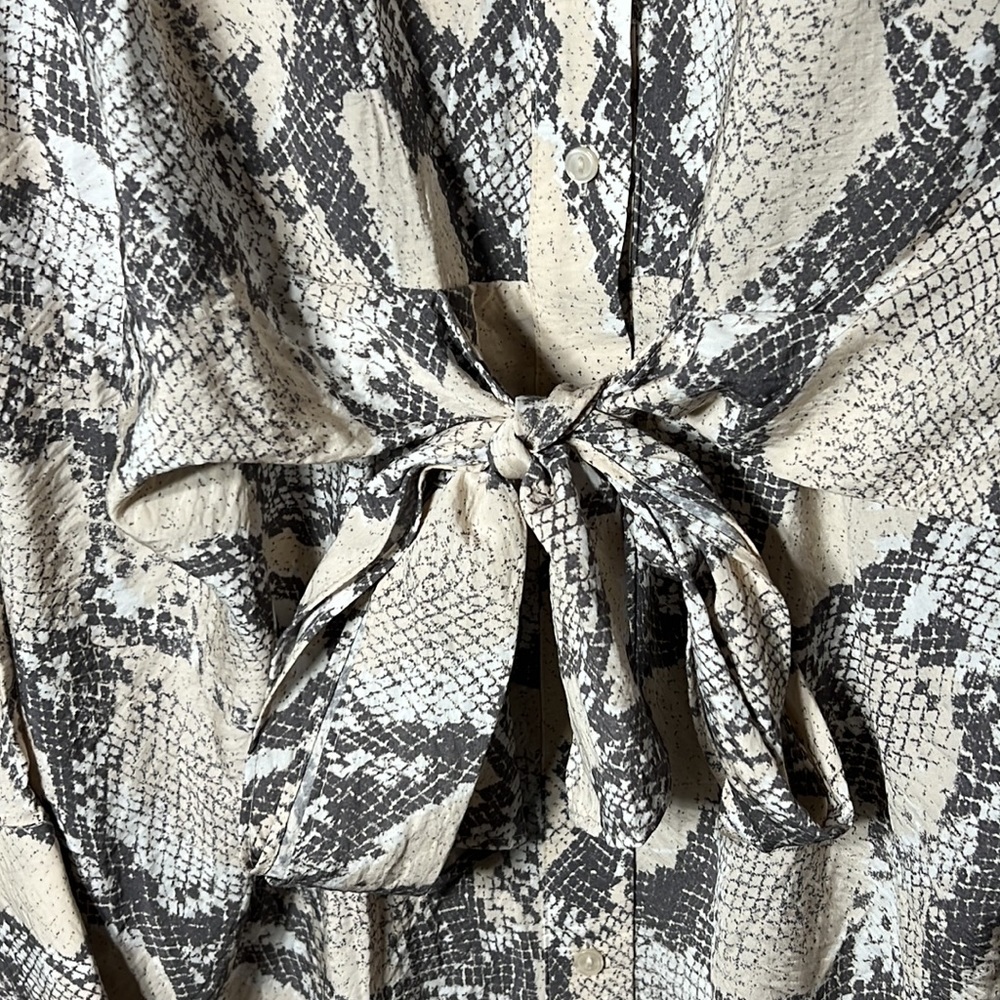 H&M Snake Print Long Button Front Tie Front Top S… - image 5